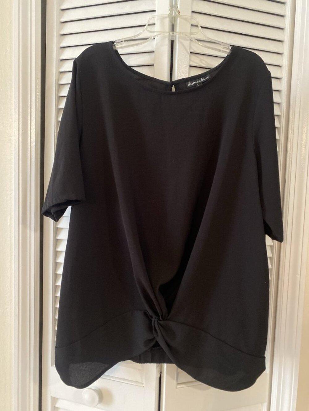 Alison Andrews Tie front Womens Black Top Blouse Sz L Career Minimalist Casual